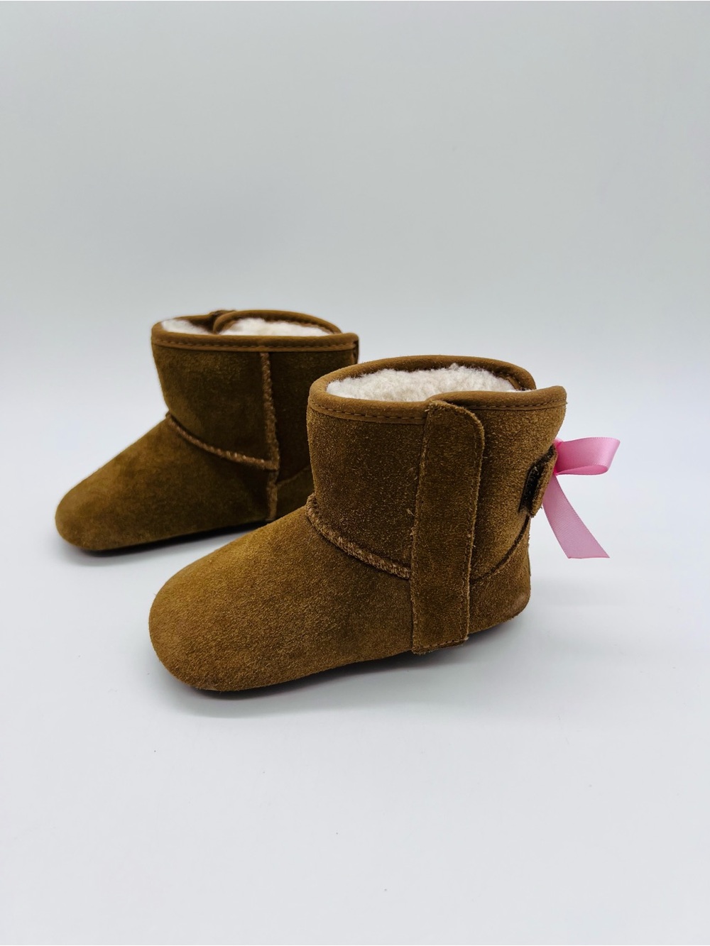 UGG Jesse Bow II Chestnut Suede Boots with Pink Ribbon Infant Size 4/5